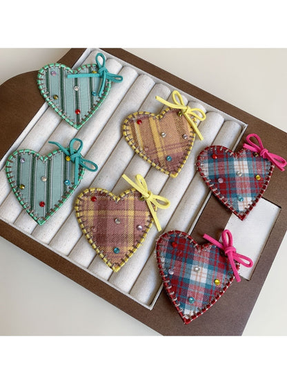 Beau - Plaid Bow Heart-Shaped Hair Clip