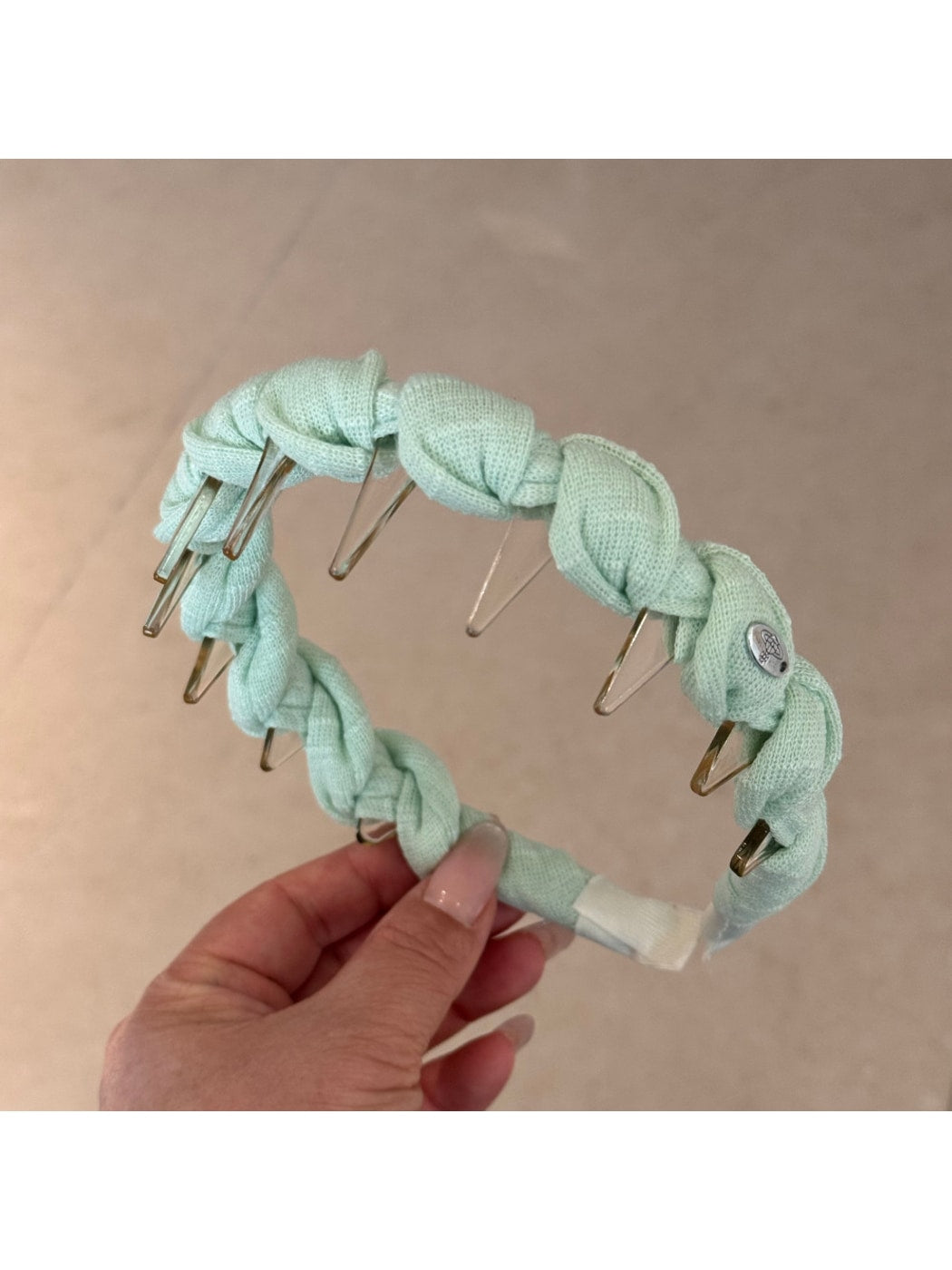 Gifty - Textured Toothed Curved Wrapped Headband