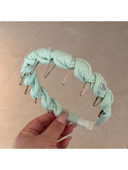 Gifty - Textured Toothed Curved Wrapped Headband