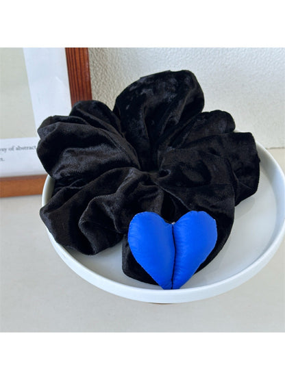 Gifty - Velvet Heart Hair Scrunchie