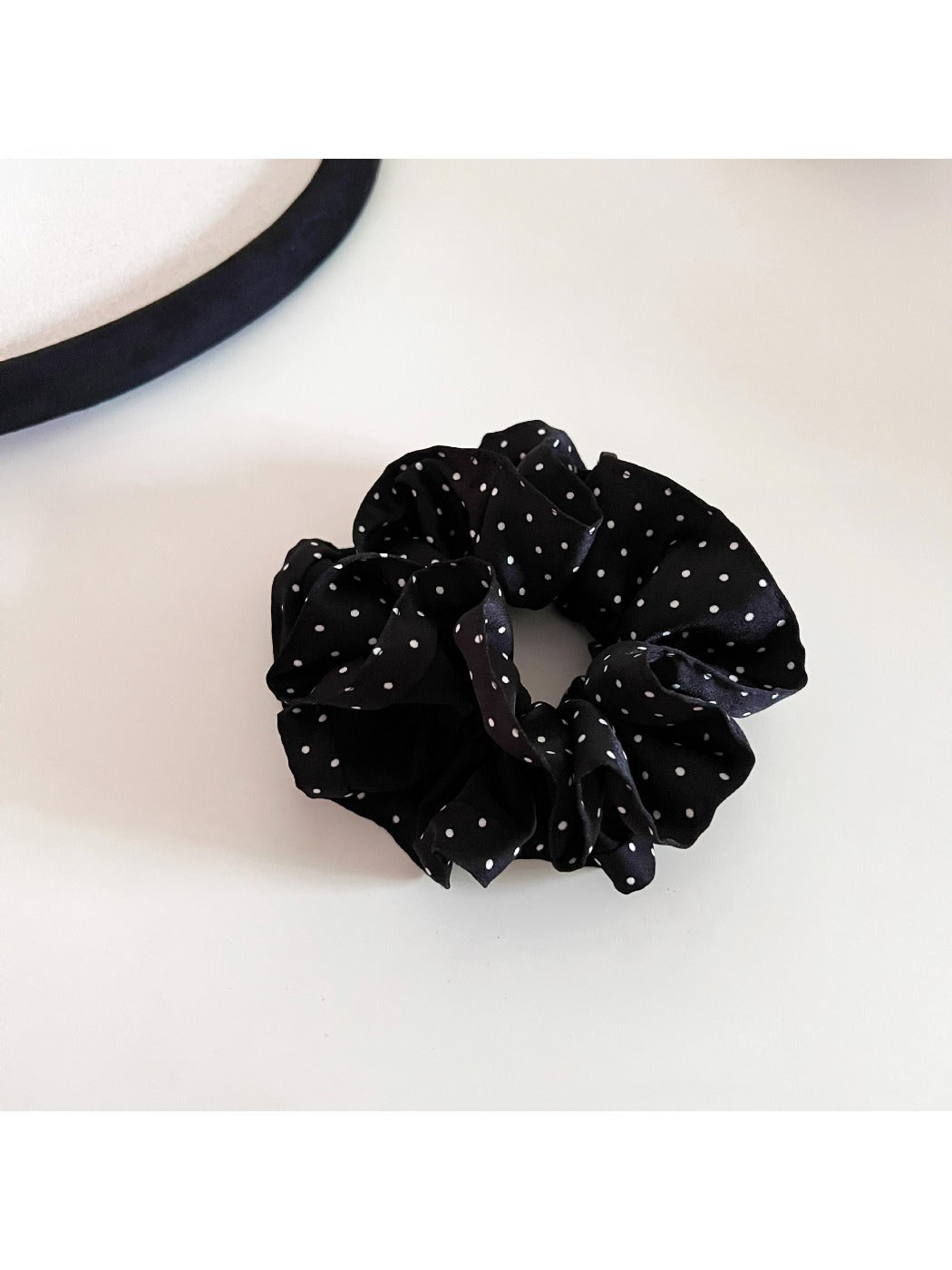 Gifty - Elegant Satin Polka Dot Scrunchie
