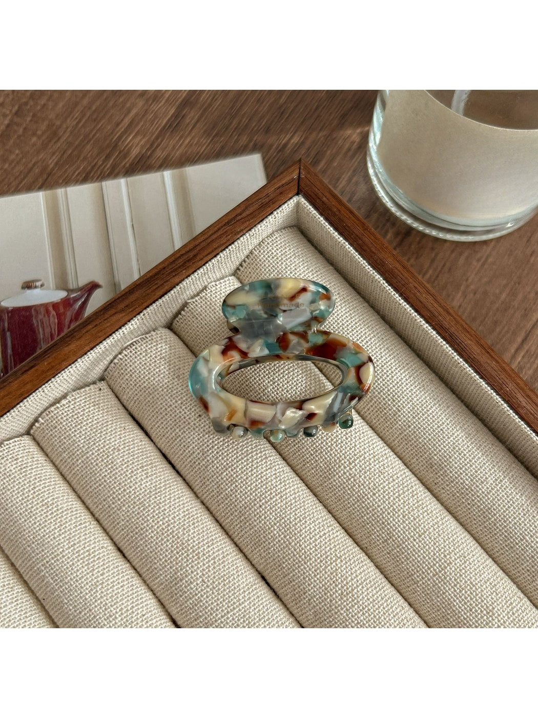 Beau - Retro Acetate Fiber Oval Claw Hair Clip