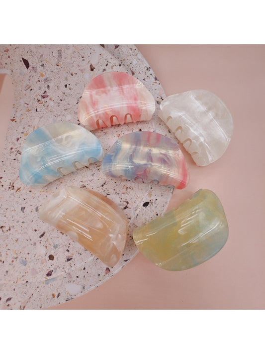 Beau gradient acrylic hair clip with smooth curved design in pastel colors