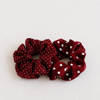 Gifty - Red Polka Dot Scrunchie