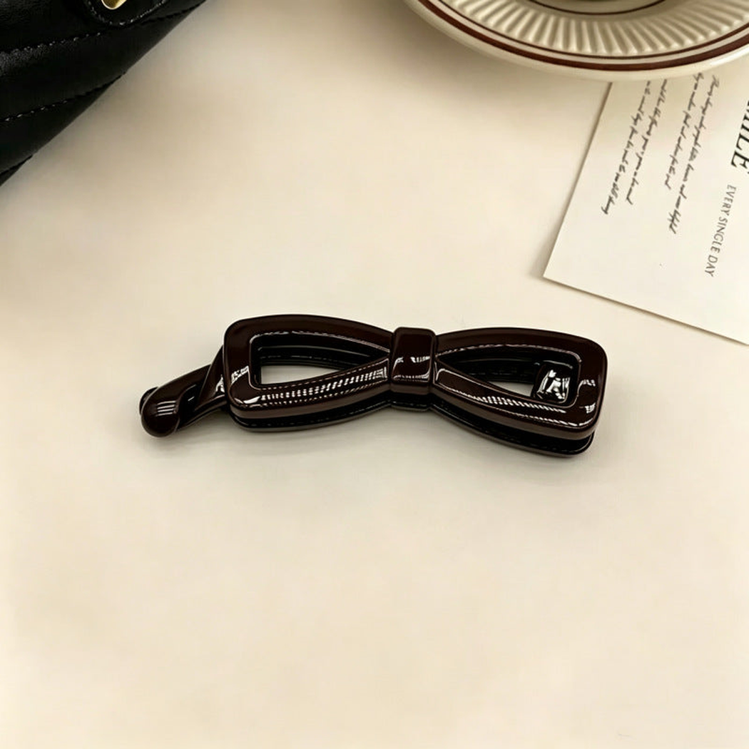 Beau - Bow Openwork Banana Clip