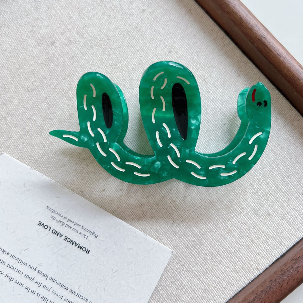 Beau - Wavy Snake Hair Claw