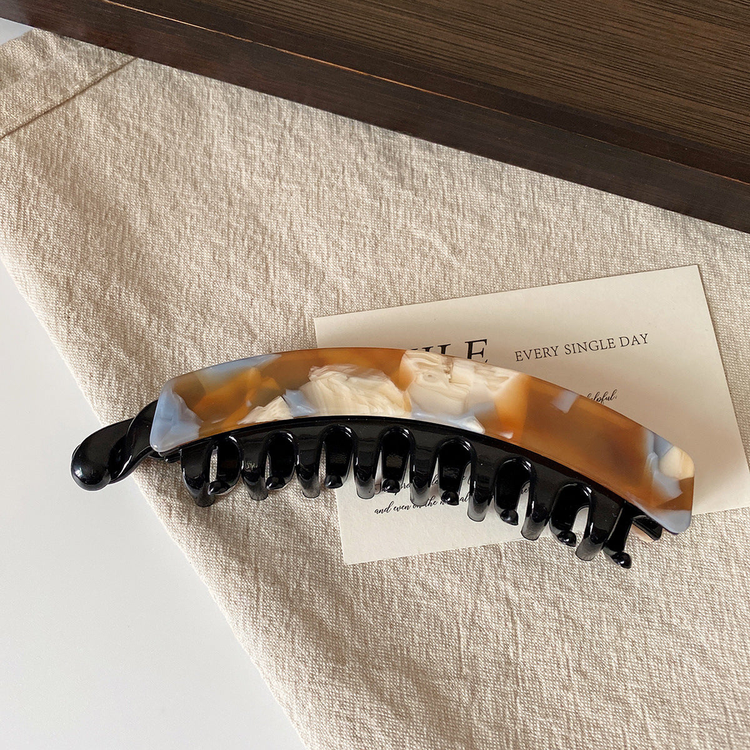 Beau - Curved Marbled Banana Hair Clip