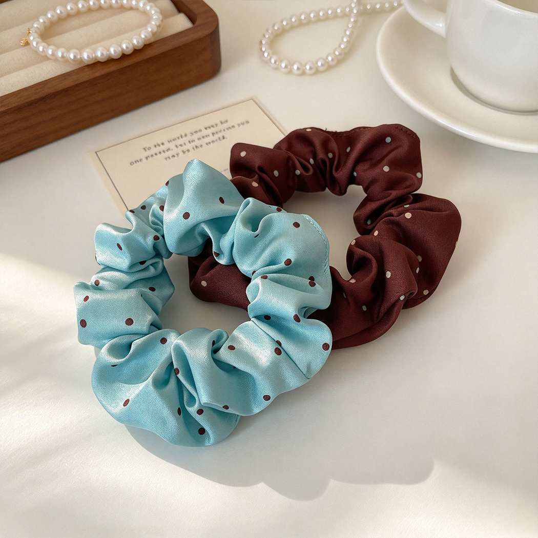 Gifty - Polka Dot Rabbit Ear and Plain Scrunchie