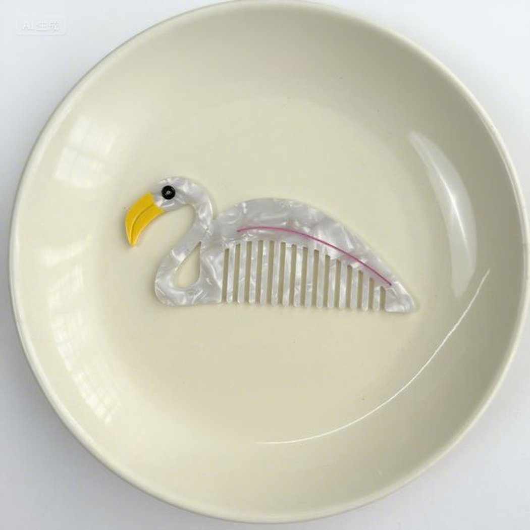 Camerow - Animal and Food Motif Wide-Tooth Comb