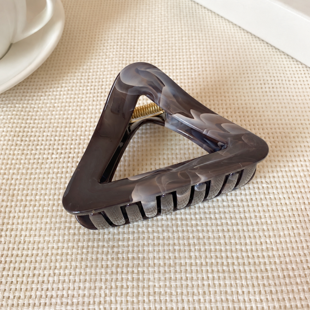 Beau - Triangular Openwork Hair Claw