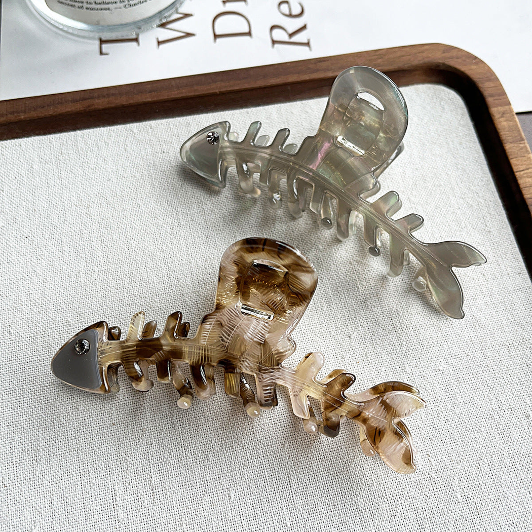 Beau - Fishbone Openwork Hair Claw