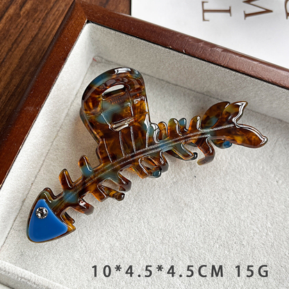 Beau - Fishbone Openwork Hair Claw