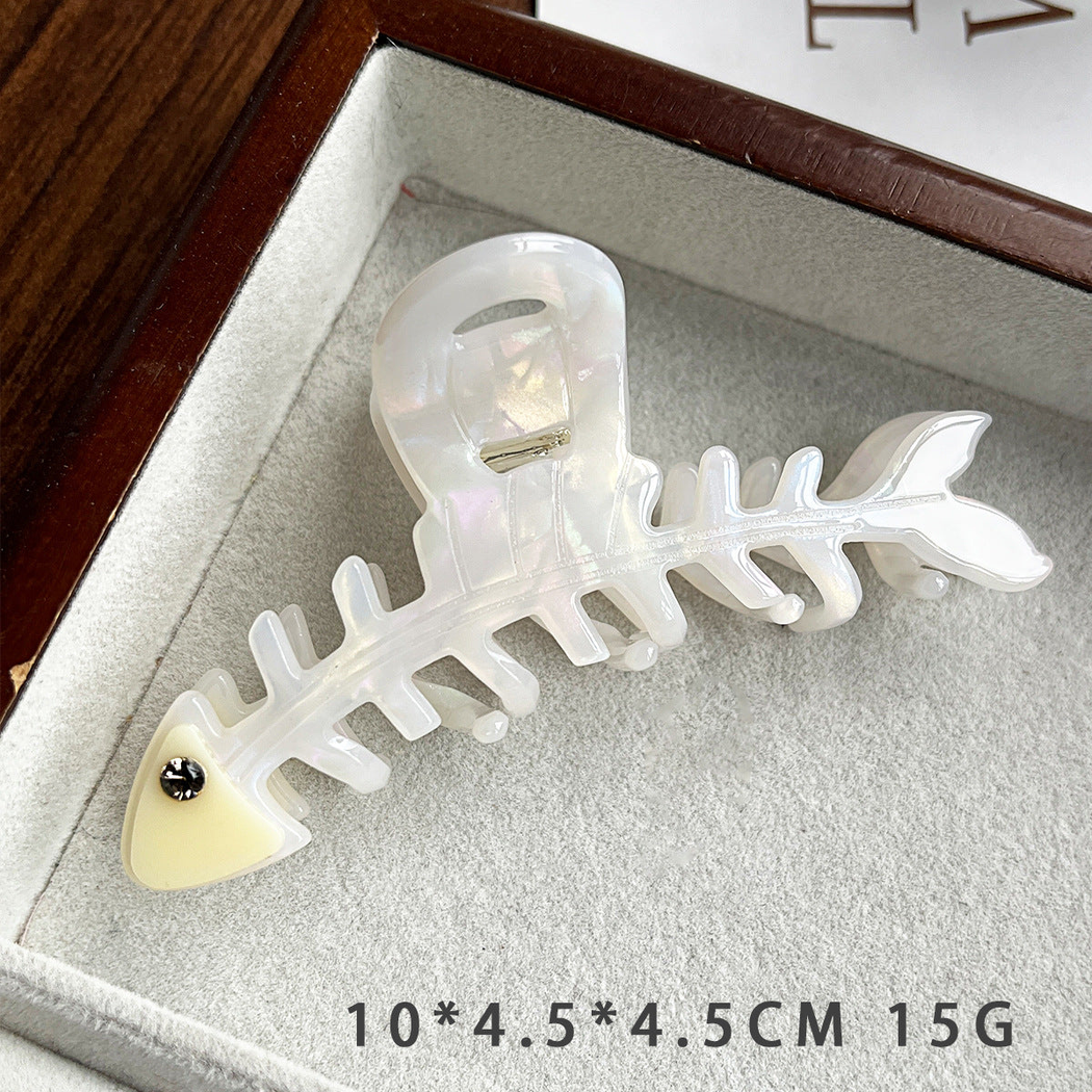 Beau - Fishbone Openwork Hair Claw