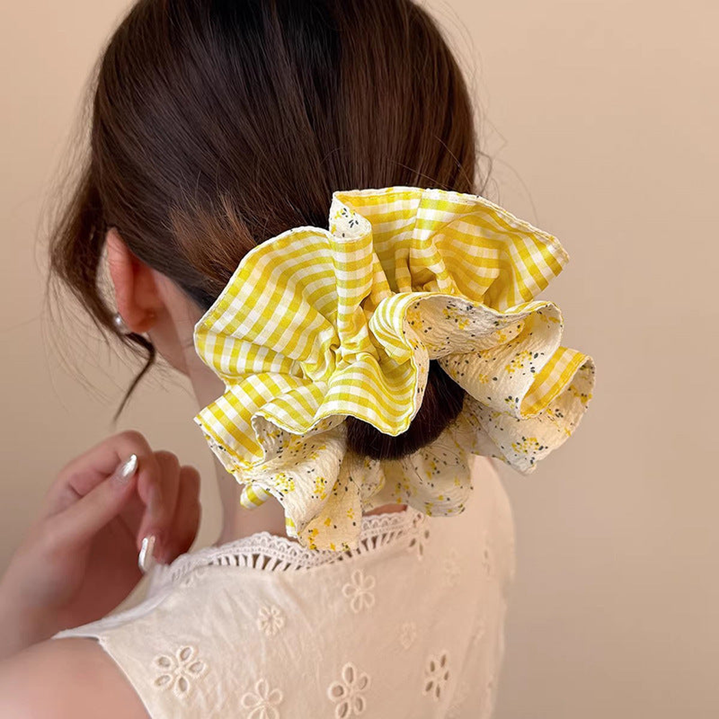 Gifty - Patchwork Floral Ruffle Scrunchie