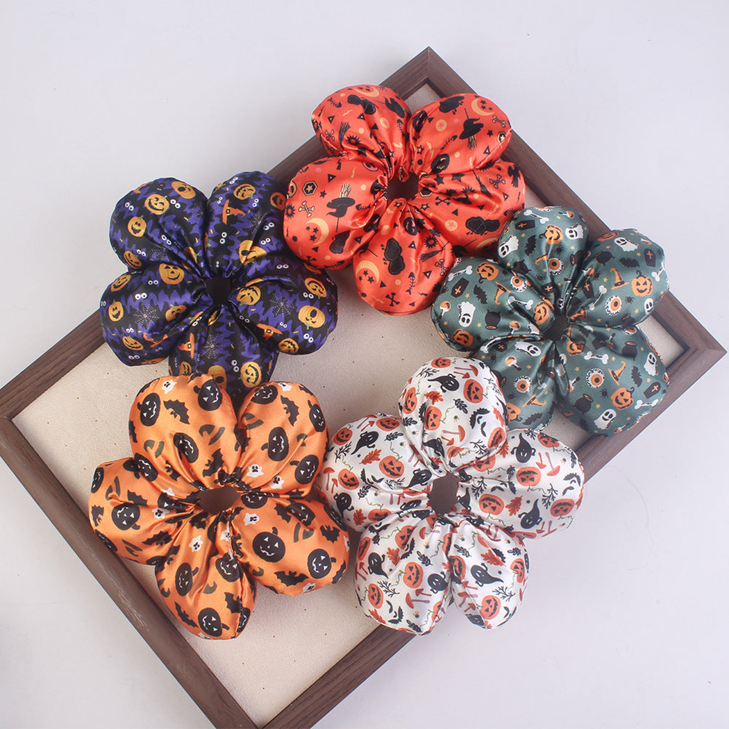 Gifty - Halloween Character-Print Scrunchie