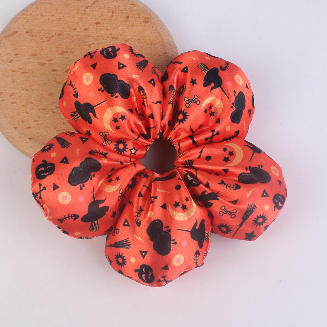 Gifty - Halloween Character-Print Scrunchie