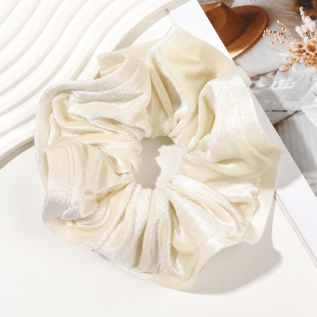 Gifty - Ribbed Ruffle-Edge Scrunchie