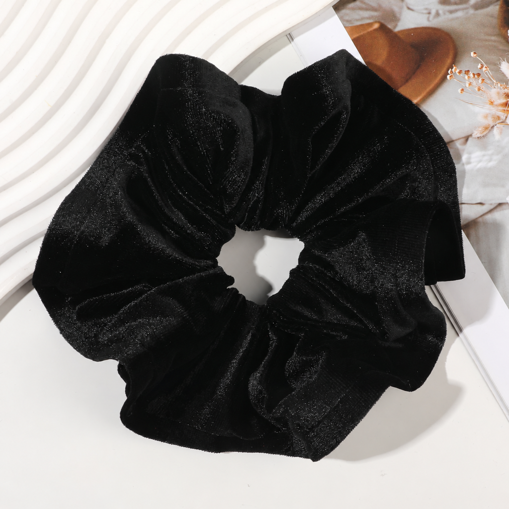 Gifty - Ribbed Ruffle-Edge Scrunchie