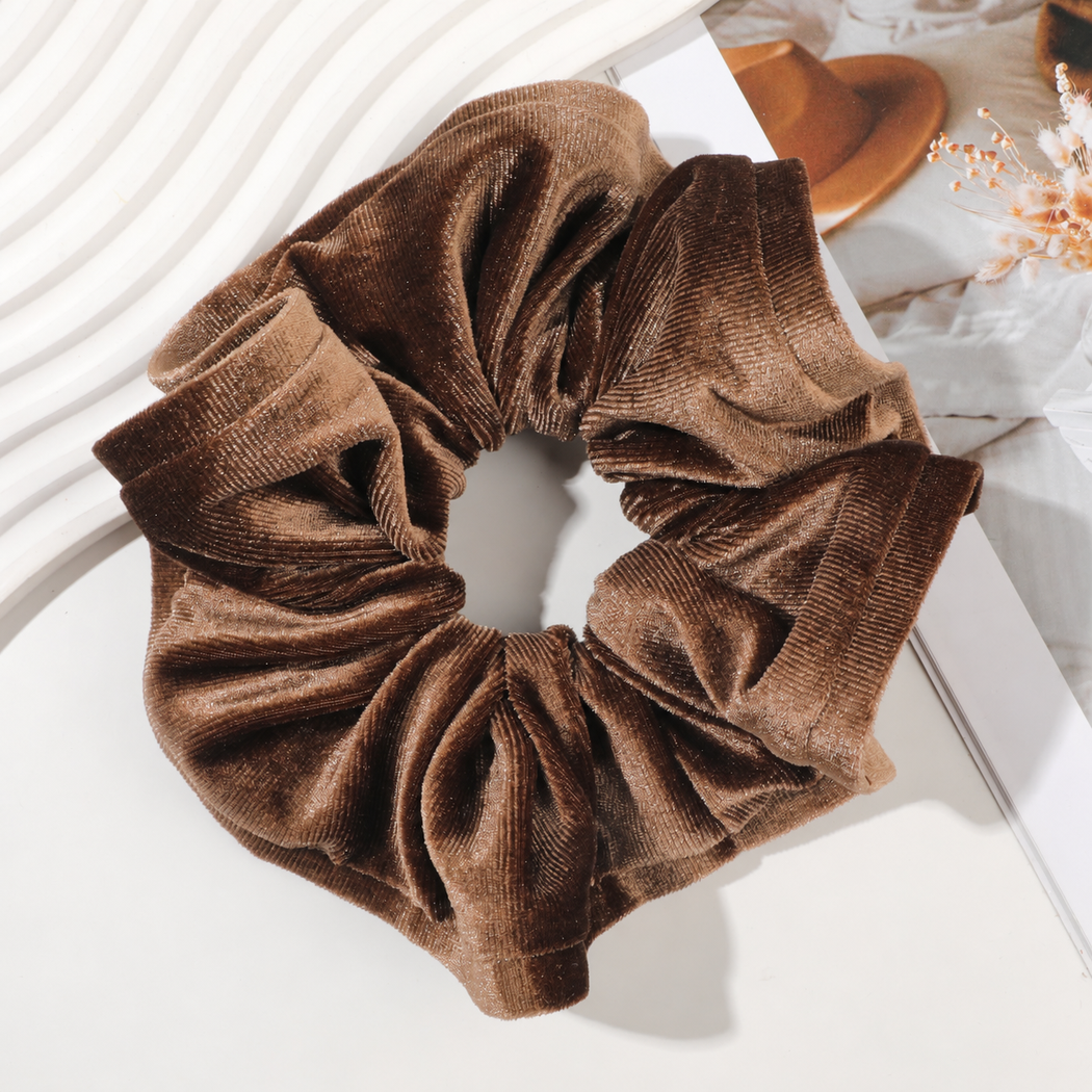 Gifty - Ribbed Ruffle-Edge Scrunchie