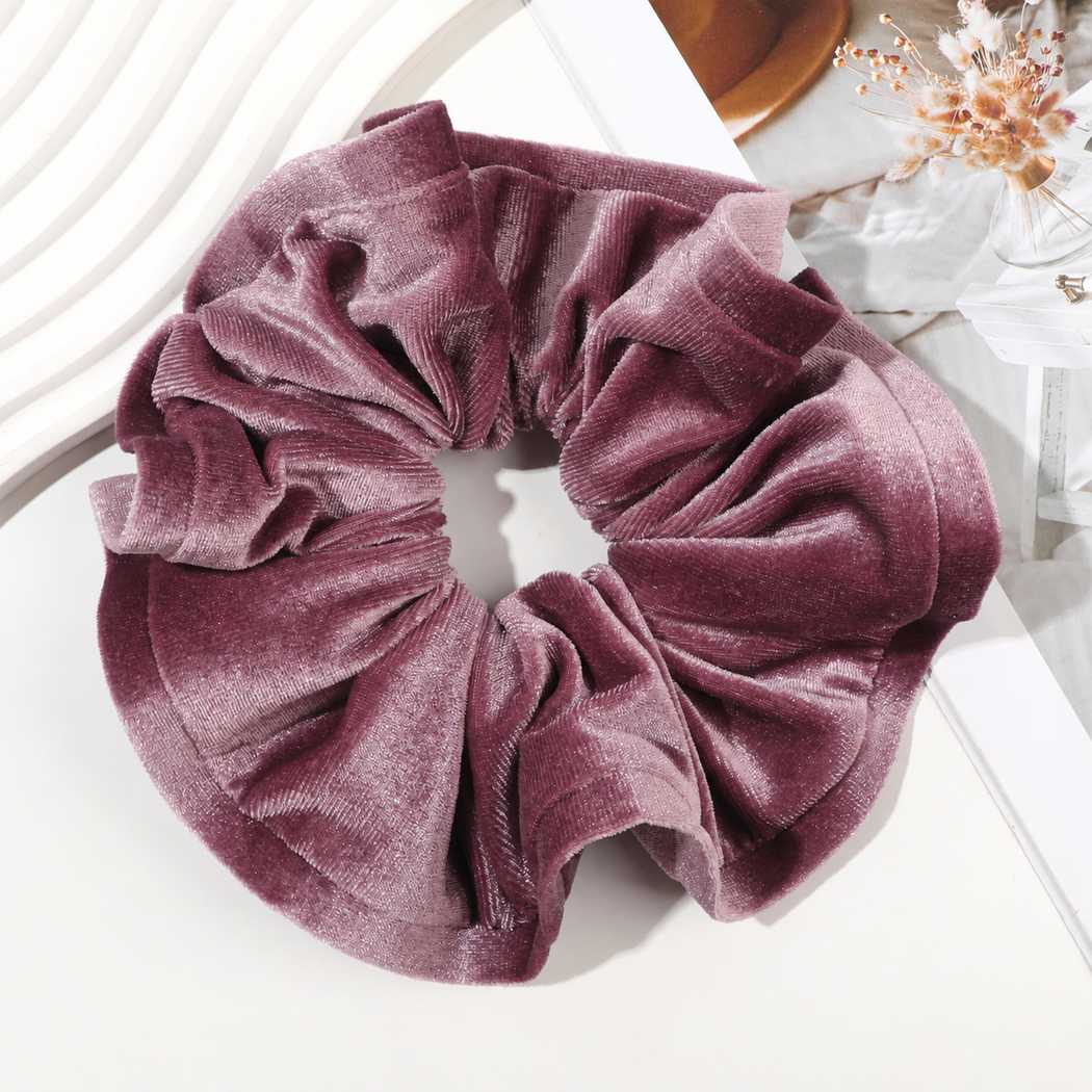 Gifty - Ribbed Ruffle-Edge Scrunchie