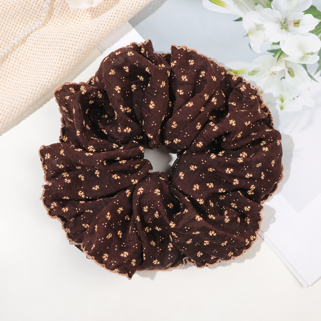 Gifty - Floral Plaid Ruffle-Edge Scrunchie