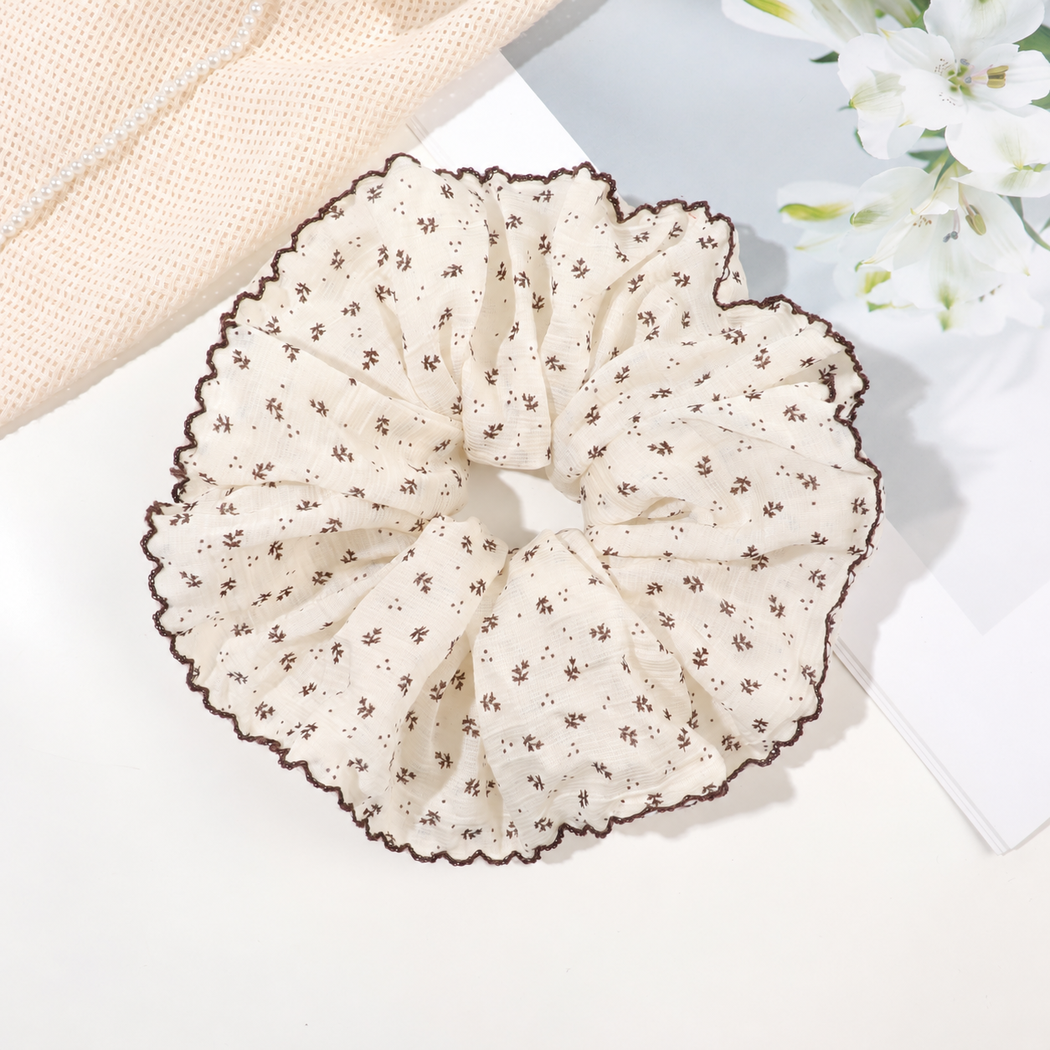 Gifty - Floral Plaid Ruffle-Edge Scrunchie