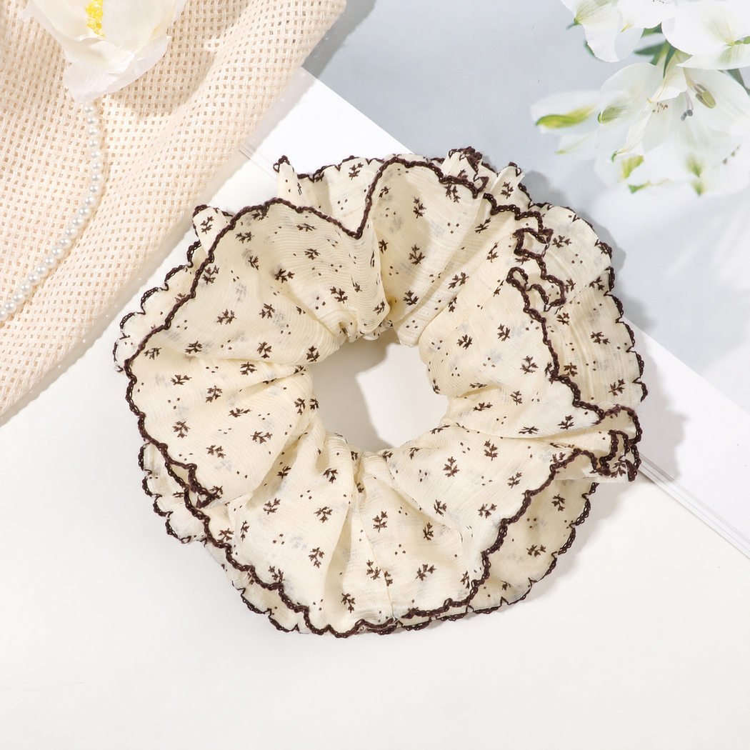 Gifty - Floral Plaid Ruffle-Edge Scrunchie