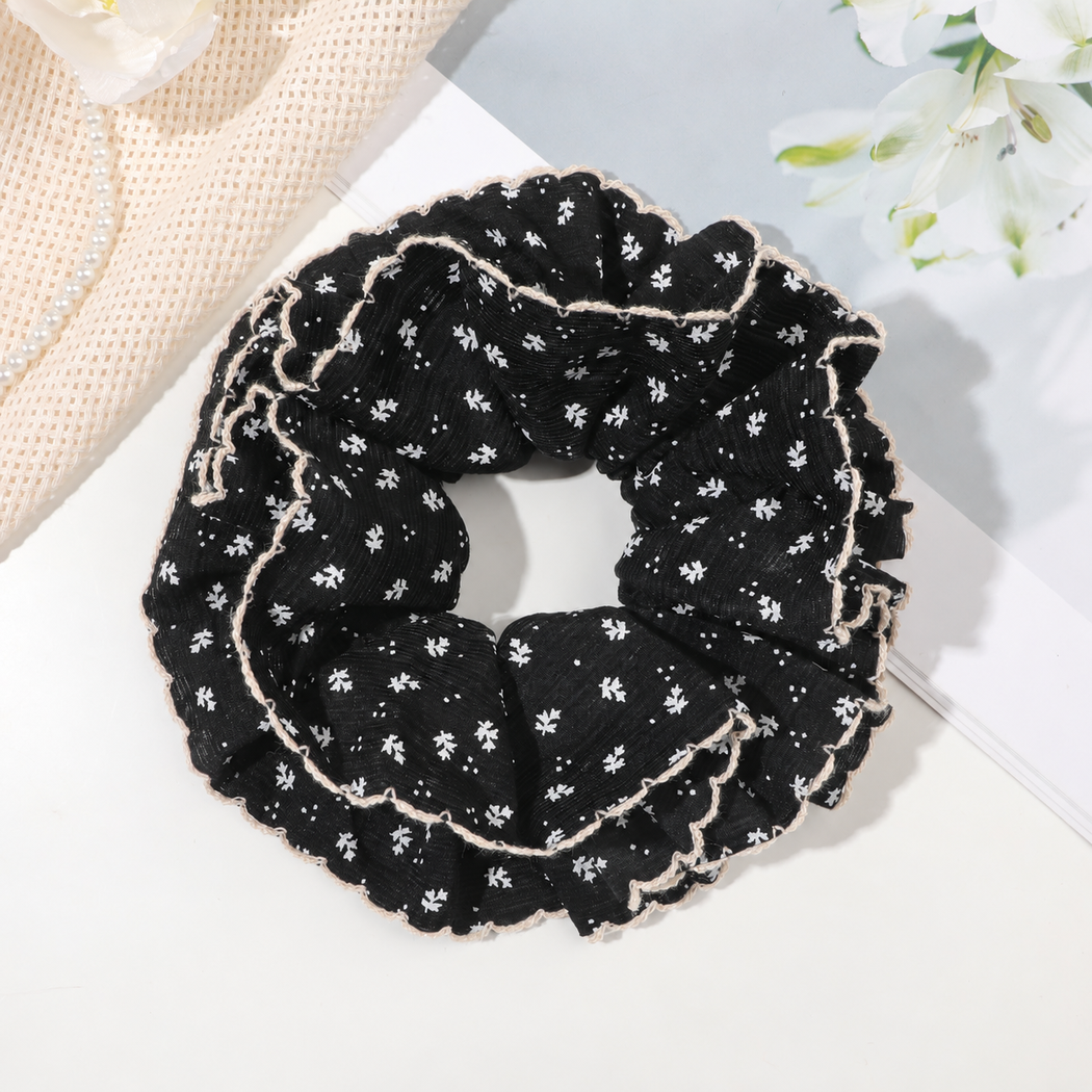 Gifty - Floral Plaid Ruffle-Edge Scrunchie