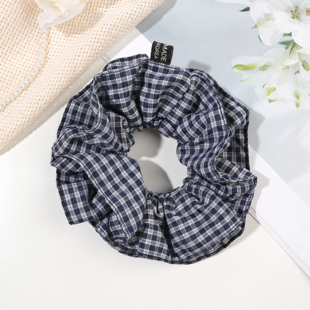 Gifty - Floral Plaid Ruffle-Edge Scrunchie