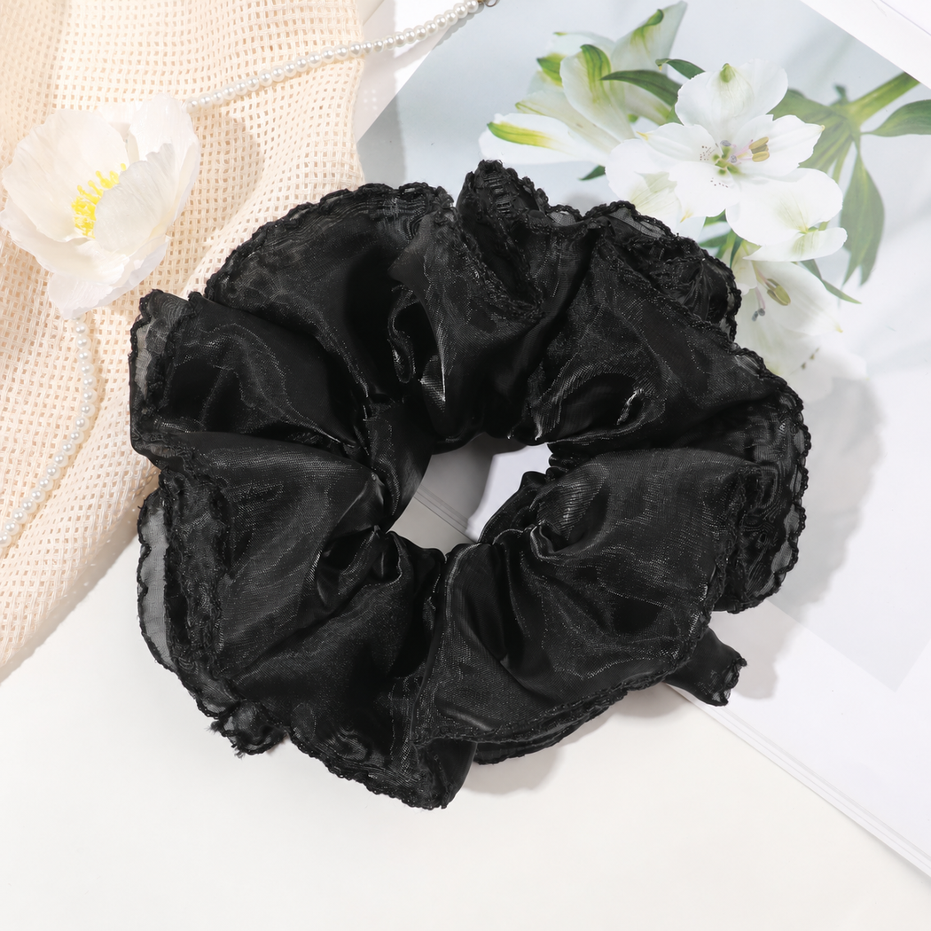 Gifty - Floral Plaid Ruffle-Edge Scrunchie
