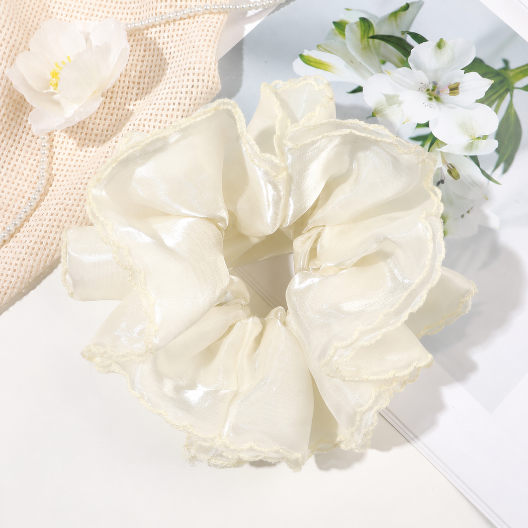 Gifty - Floral Plaid Ruffle-Edge Scrunchie