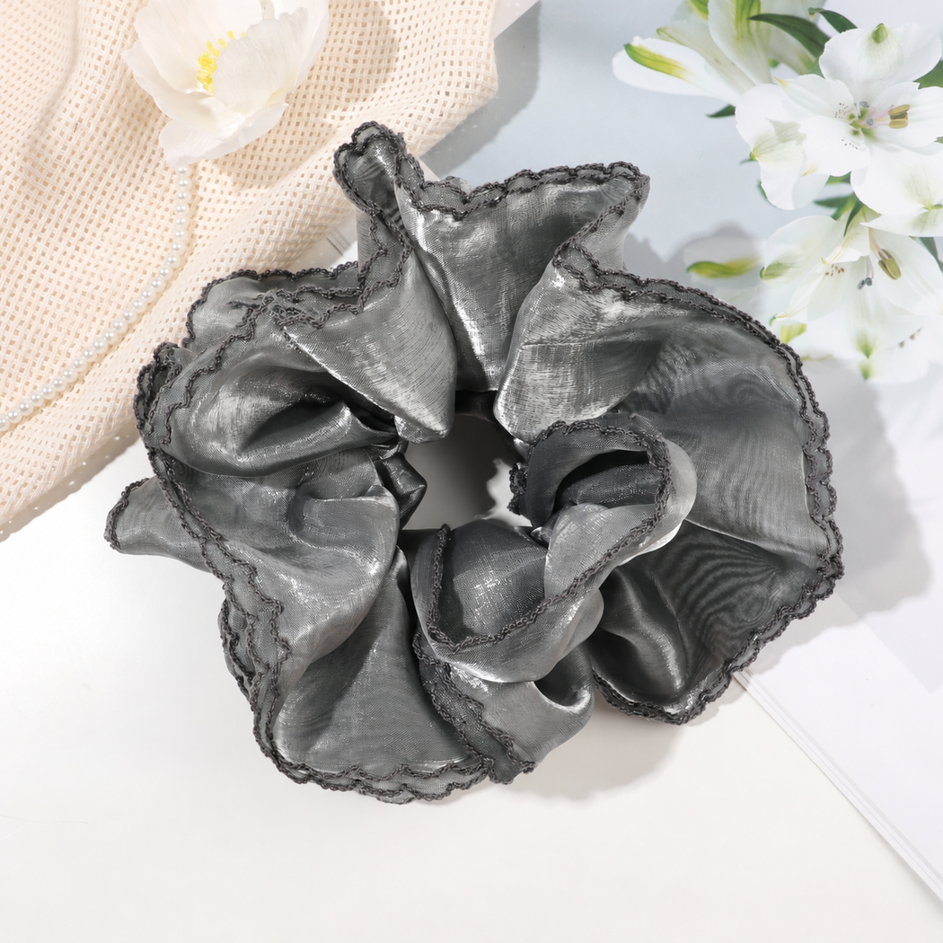 Gifty - Floral Plaid Ruffle-Edge Scrunchie