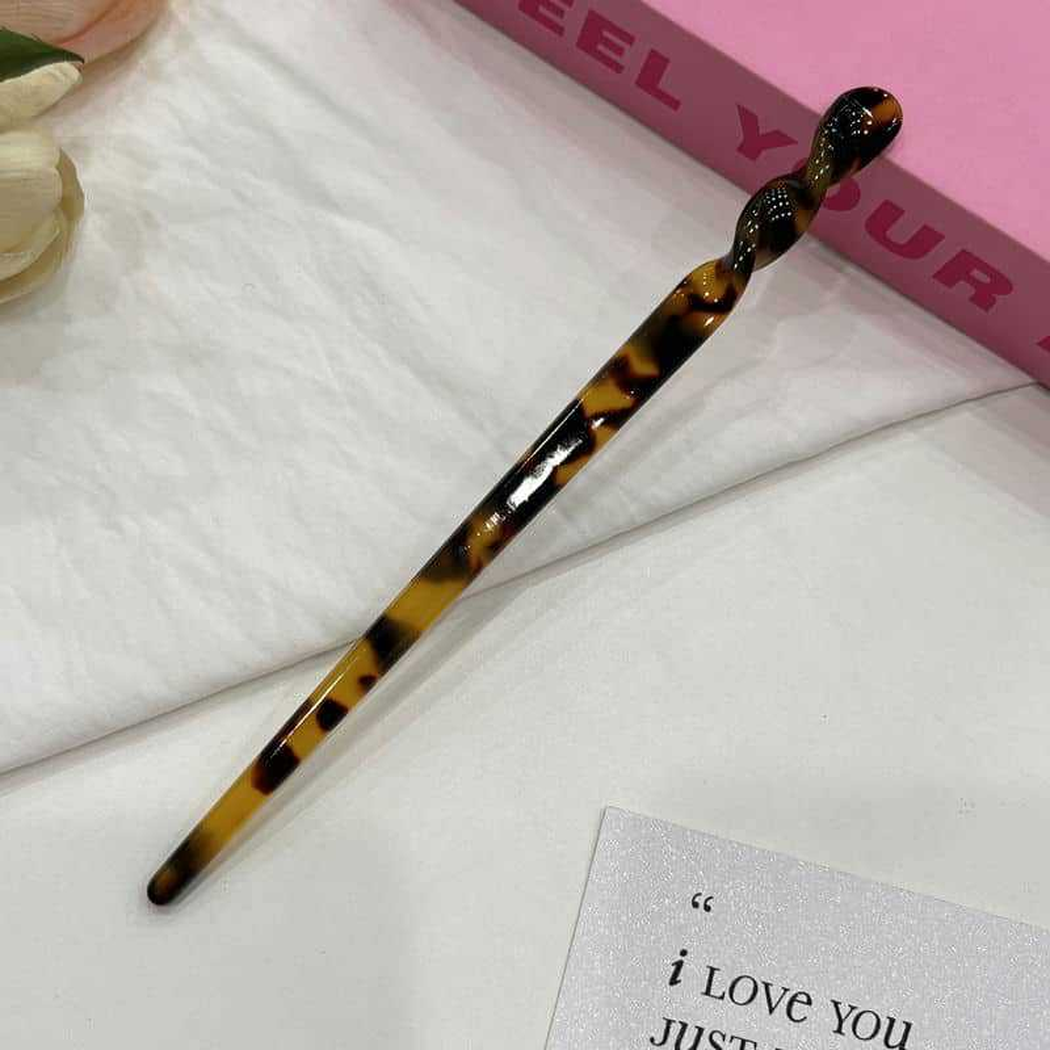 Beau - Twisted-Top Marbled Hair Stick