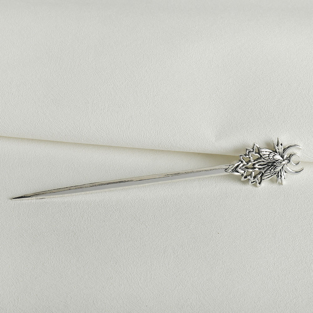 Beau - Sculpted-Top Engraved Hair Stick