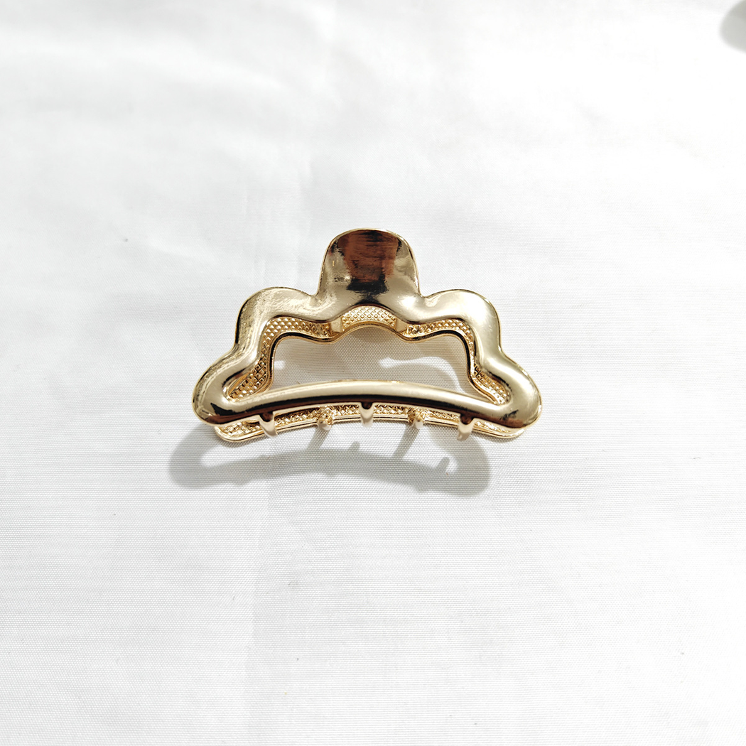 Beau - Wavy-Edge Open-Frame Hair Claw