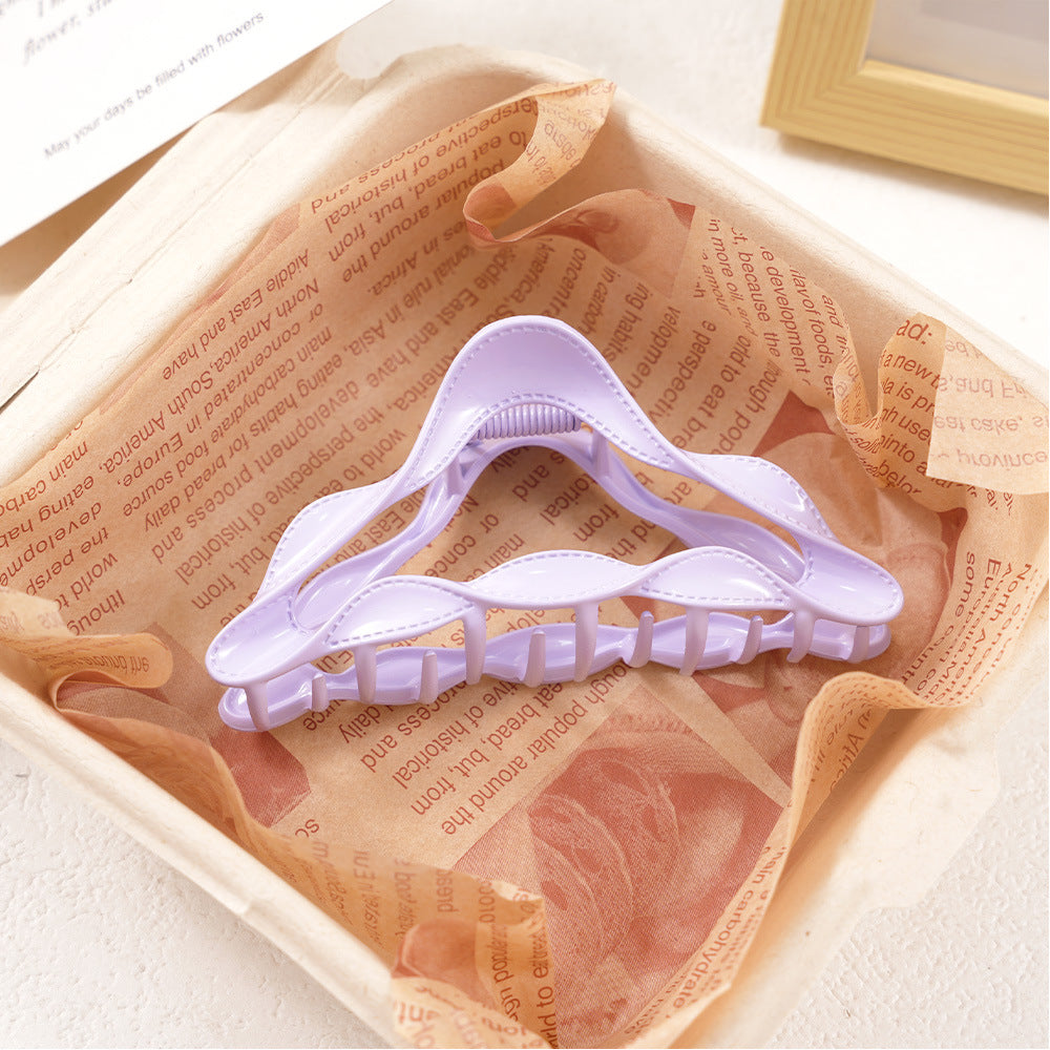 Beau - Triangle Stitched Edge Hair Claw