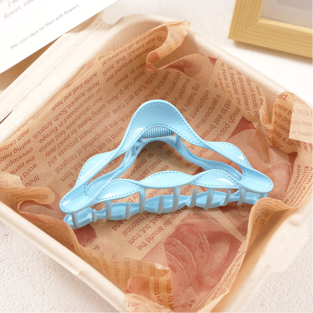 Beau - Triangle Stitched Edge Hair Claw