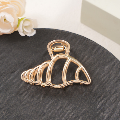 Beau - Seashell Openwork Hair Claw
