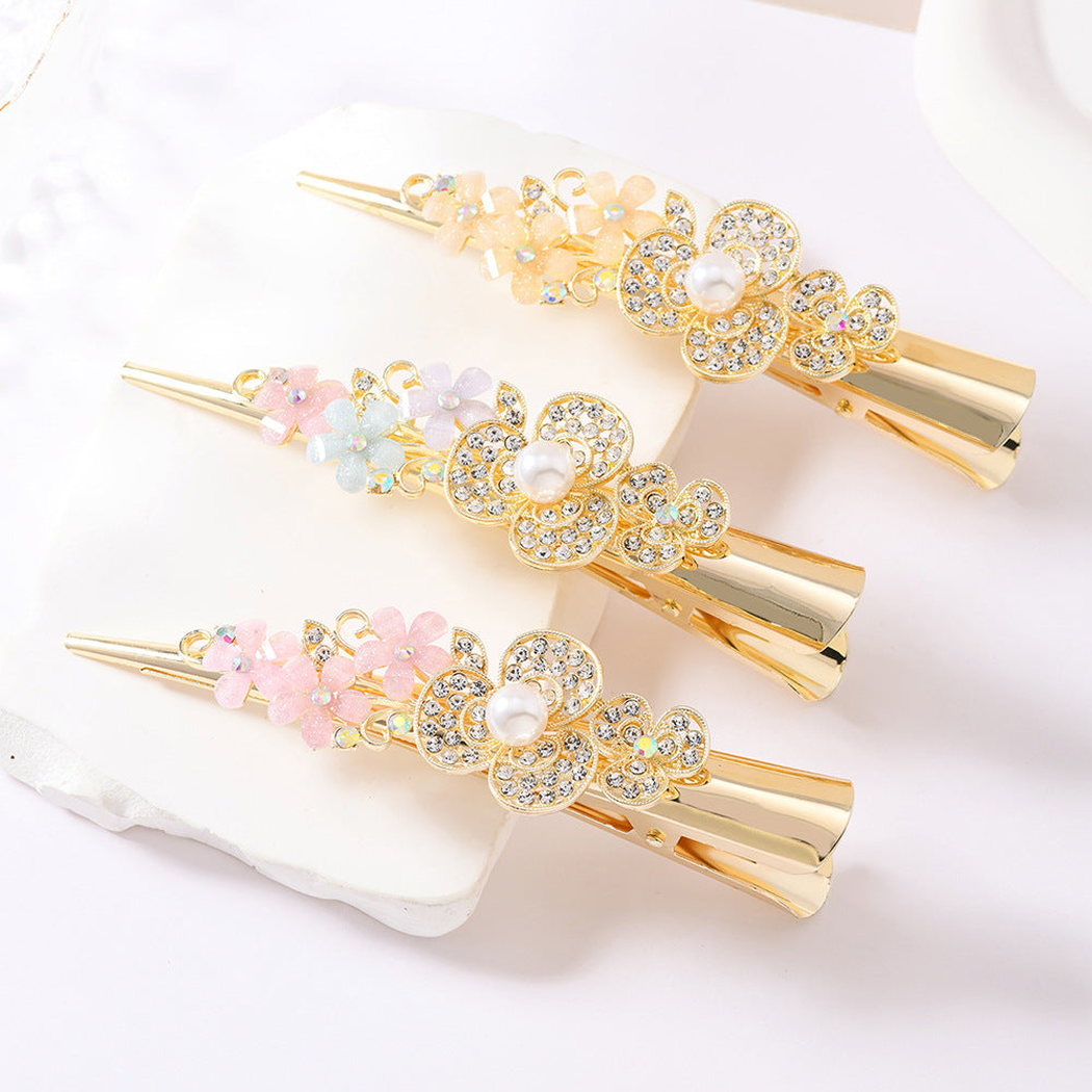 Beau - Layered Flower Motif Tapered Horn Hair Clip