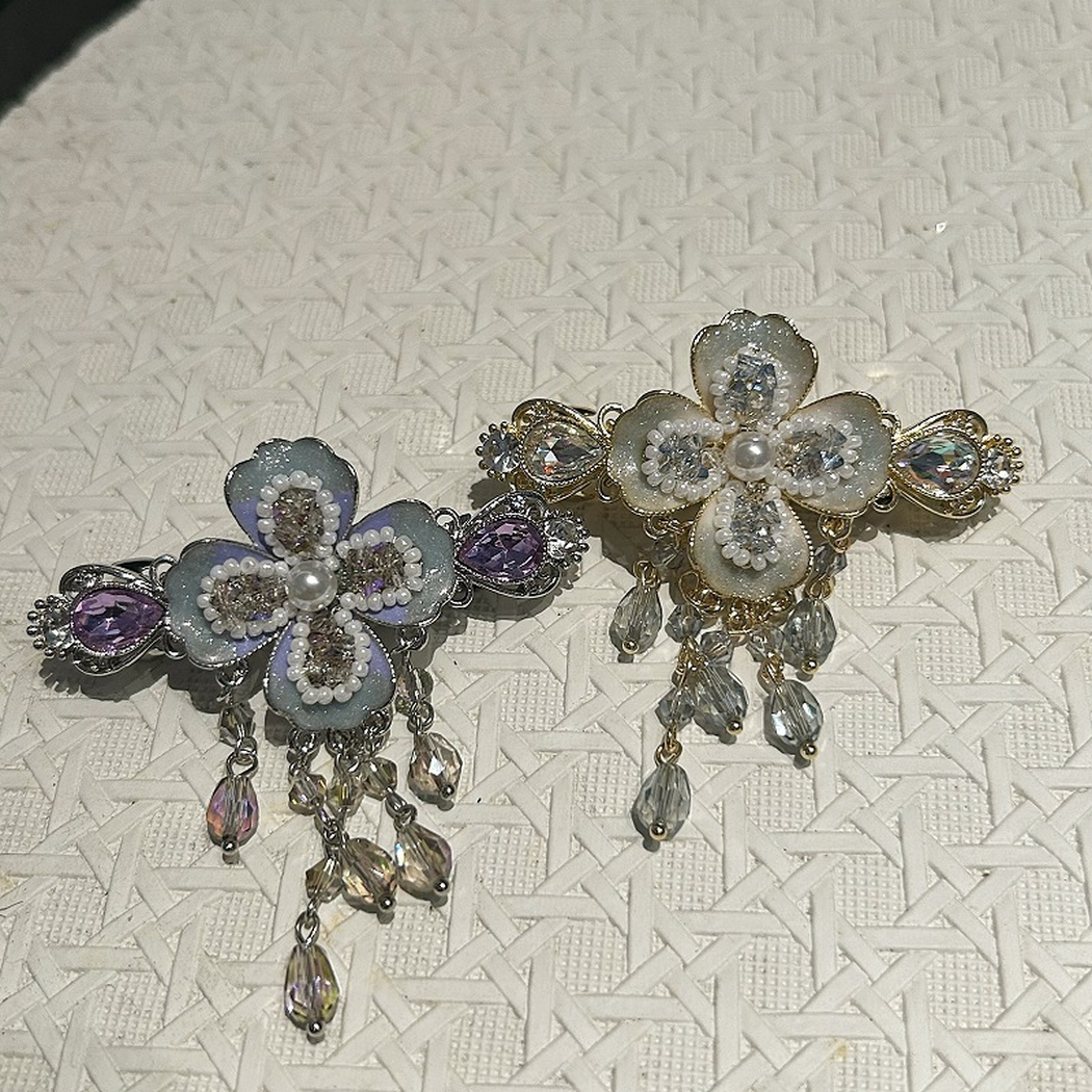 Beau - Flower Motif Dangling Teardrop Details Barrette