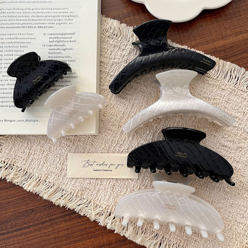 Beau - Rhombus Lattice Texture Mixed Sculpted Hair Claw