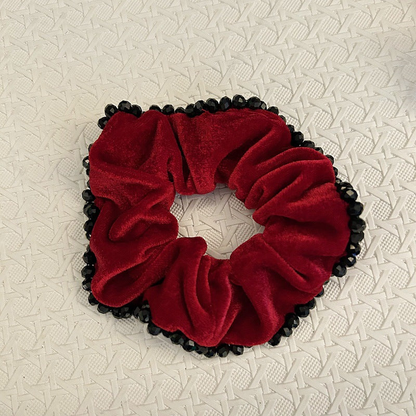 Gifty - Ruched Silhouette Faceted Bead Edge Scrunchie
