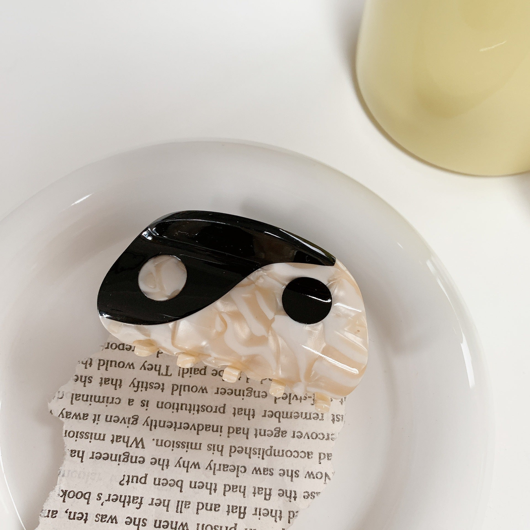 Beau - Yin Yang Twin Cutout Hair Claw Clip