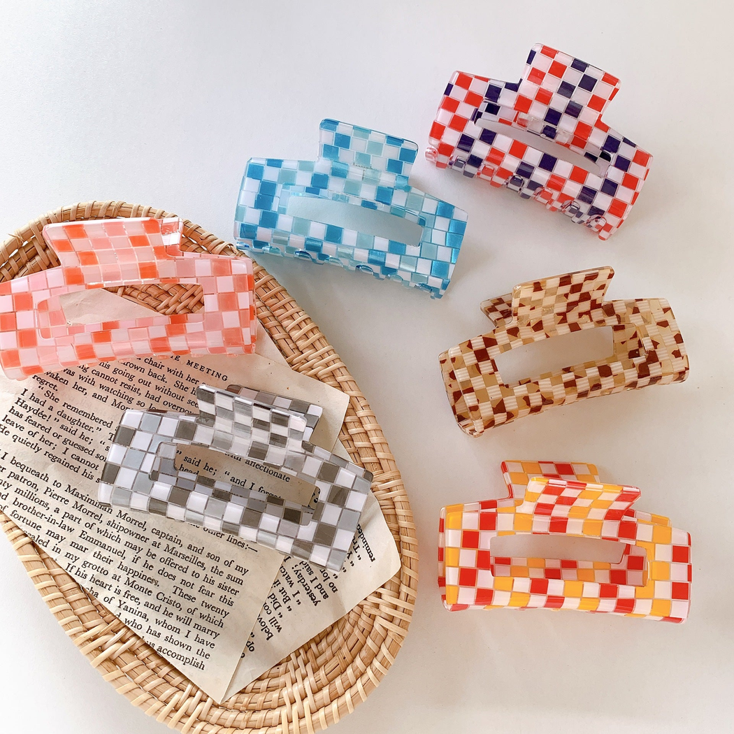 Beau - Checker-Pattern Two-Tone Hair Claw