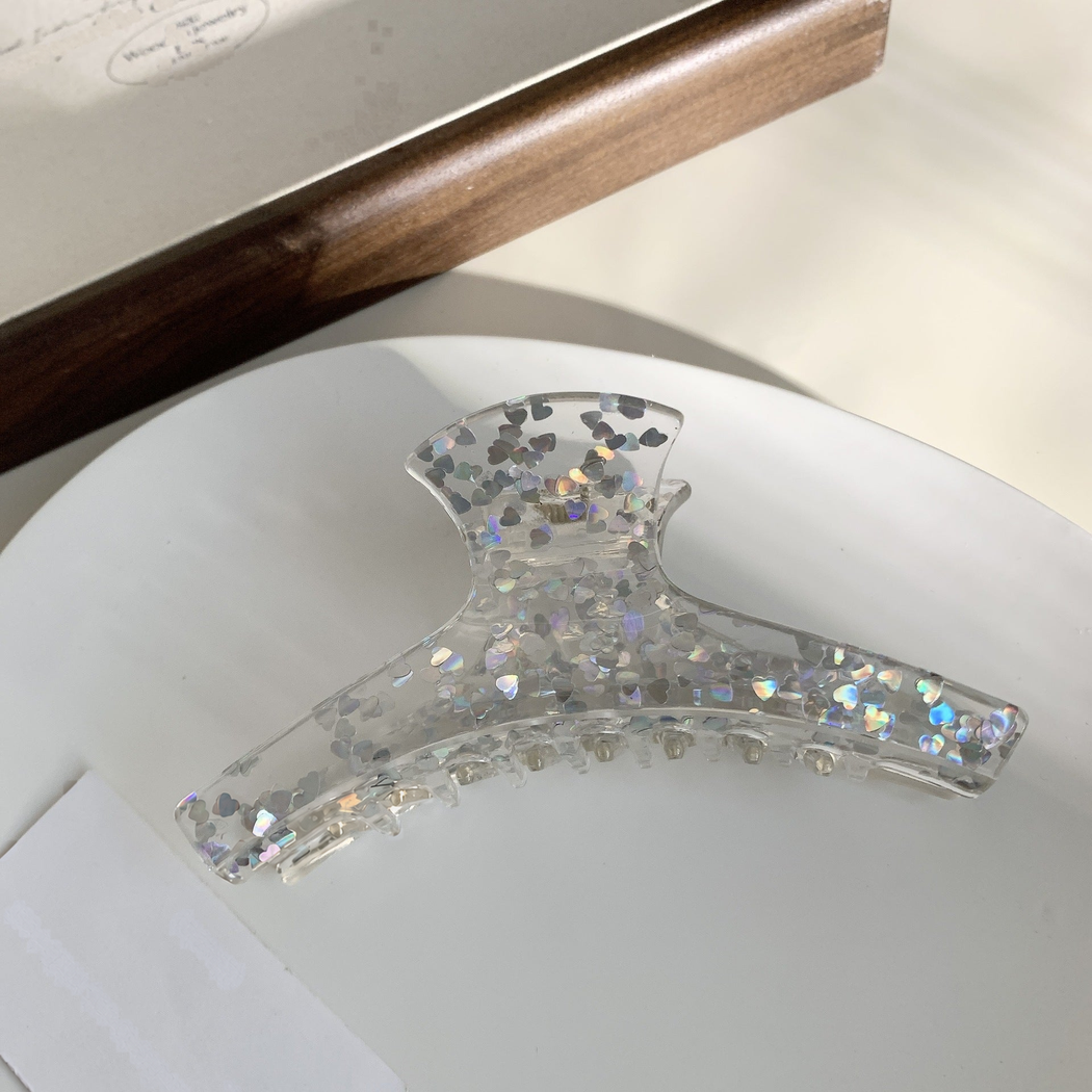 Beau - Heart Hanger Hair Claw