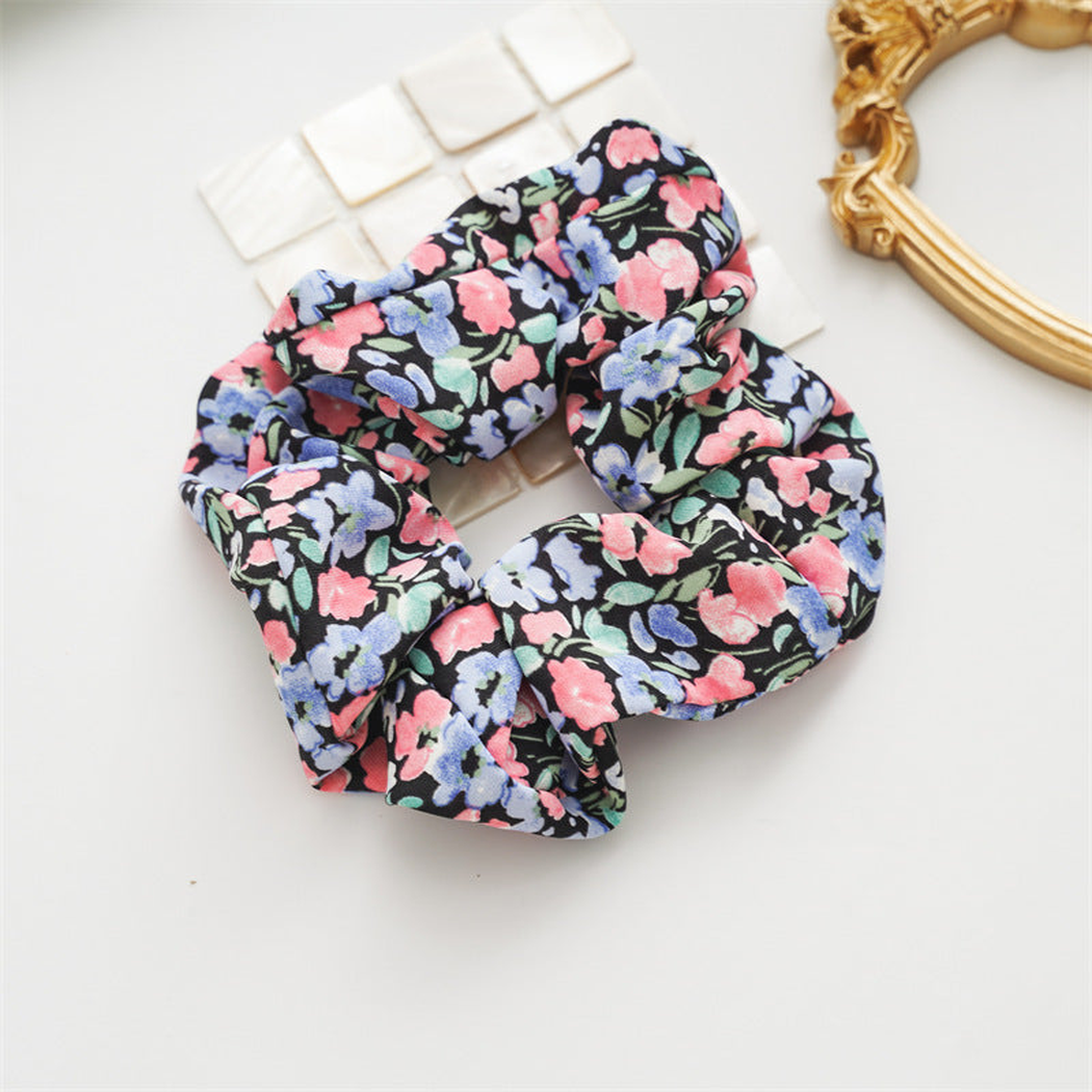 Gifty - Floral Tiered Scrunchie