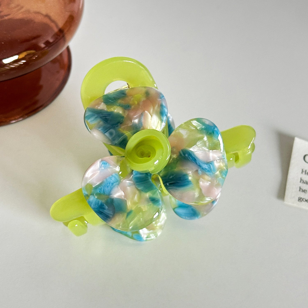 Beau - Floral Rounded Hair Claw
