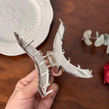 Beau - Looped Openwork Hair Claw