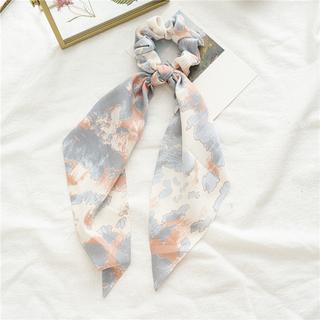 Gifty - Floral Scarf Scrunchie