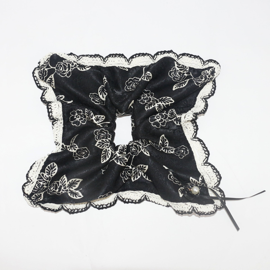 Gifty - Butterfly-Pattern Scalloped Scrunchie